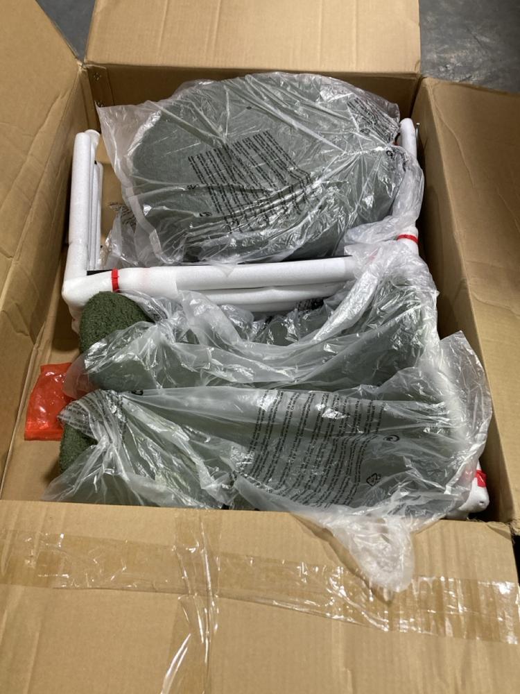 Lot 800  
            Chesterfield SR44 - Parcel Delivery Only 

                
BELIANI SET OF 2 DINING CHAIRS ALLISON BOUCLE DARK GREEN - ITEM NO. 33280 - ORIGI...