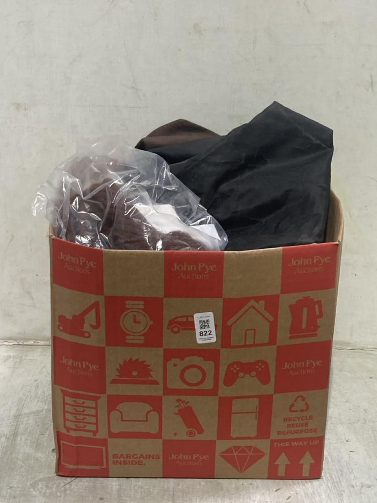 Lot 822  
            Chesterfield SR44 - Parcel Delivery Only 

                
BOX OF ASSORTED CLOTHES TO INCLUDE WOOYOUNGMI HAT IN BROWN (LOCATION: D1)