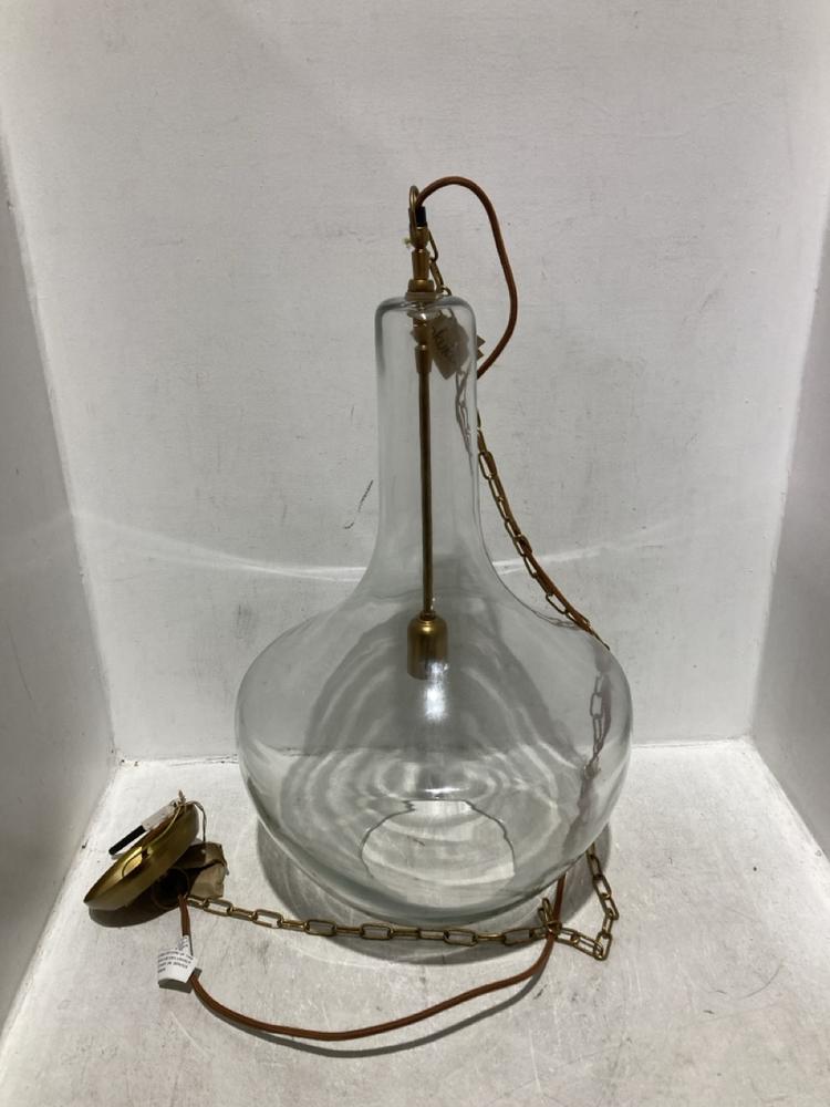 Lot 83  
            Chesterfield SR44 - Parcel Delivery Only 

                
NKUKU AGARTALA RECYCLED GLASS PENDANT - CLEAR - LARGE - ITEM NO. AP9301 - ORIGINA...