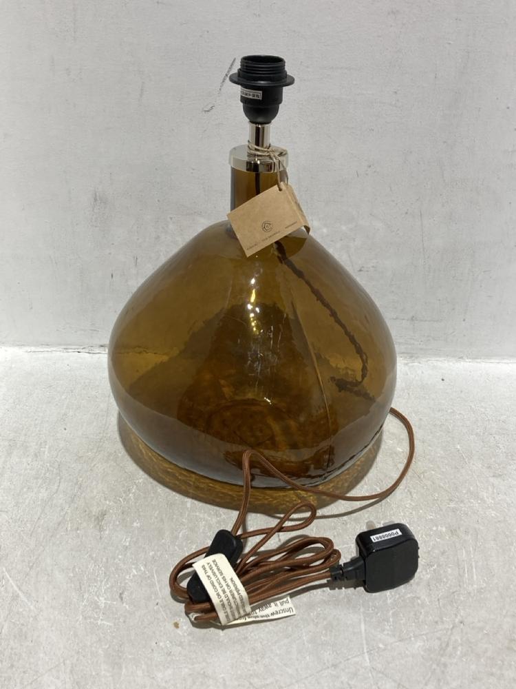 Lot 84  
            Chesterfield SR44 - Parcel Delivery Only 

                
NKUKU BABA RECYCLED GLASS LAMP - BURNT AMBER - LARGE WIDE - ITEM NO. BL8201 - ORI...