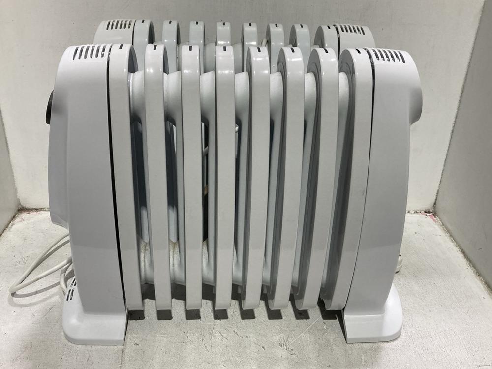 Lot 874  
            Chesterfield SR44 - Parcel Delivery Only 

                
2 X DELONGHI ELECTRIC HEATER IN WHITE (LOCATION: D3)