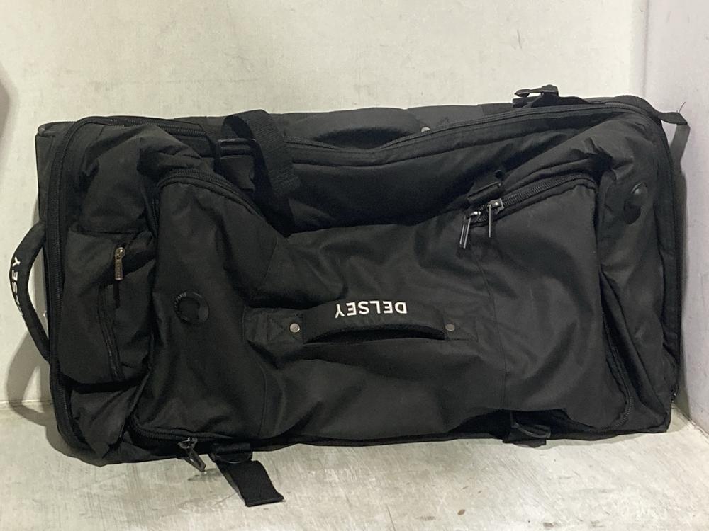 Lot 889  
            Chesterfield SR44 - Parcel Delivery Only 

                
DELSEY PARIS FABRIC SUITCASE IN BLACK (LOCATION: D4)