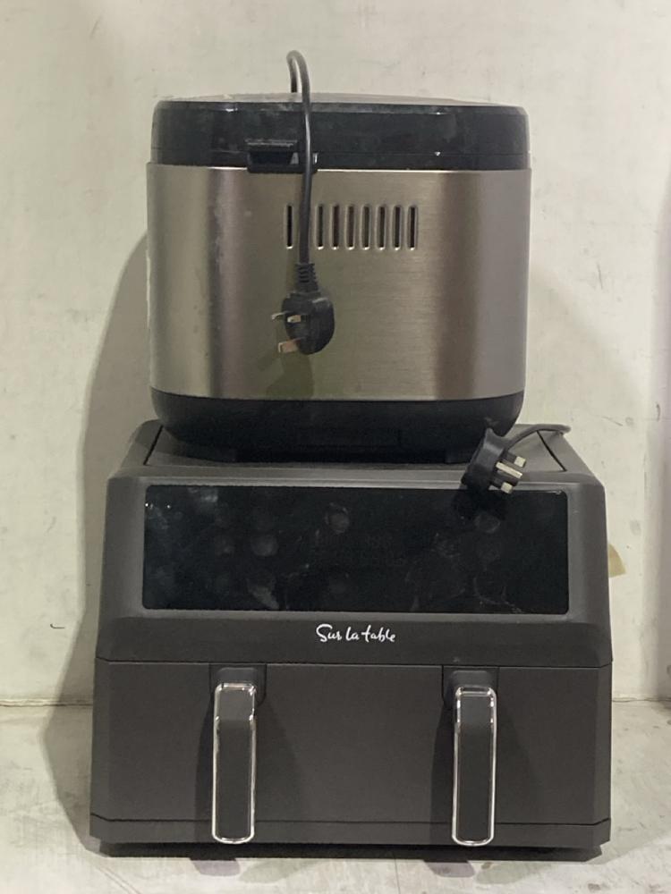 Lot 897  
            Chesterfield SR44 - Parcel Delivery Only 

                
TEFAL PAIN & DELICES BREADMAKER TO INCLUDE SUR TABLE AIR FRYER 10.4L (LOCATION: D4)