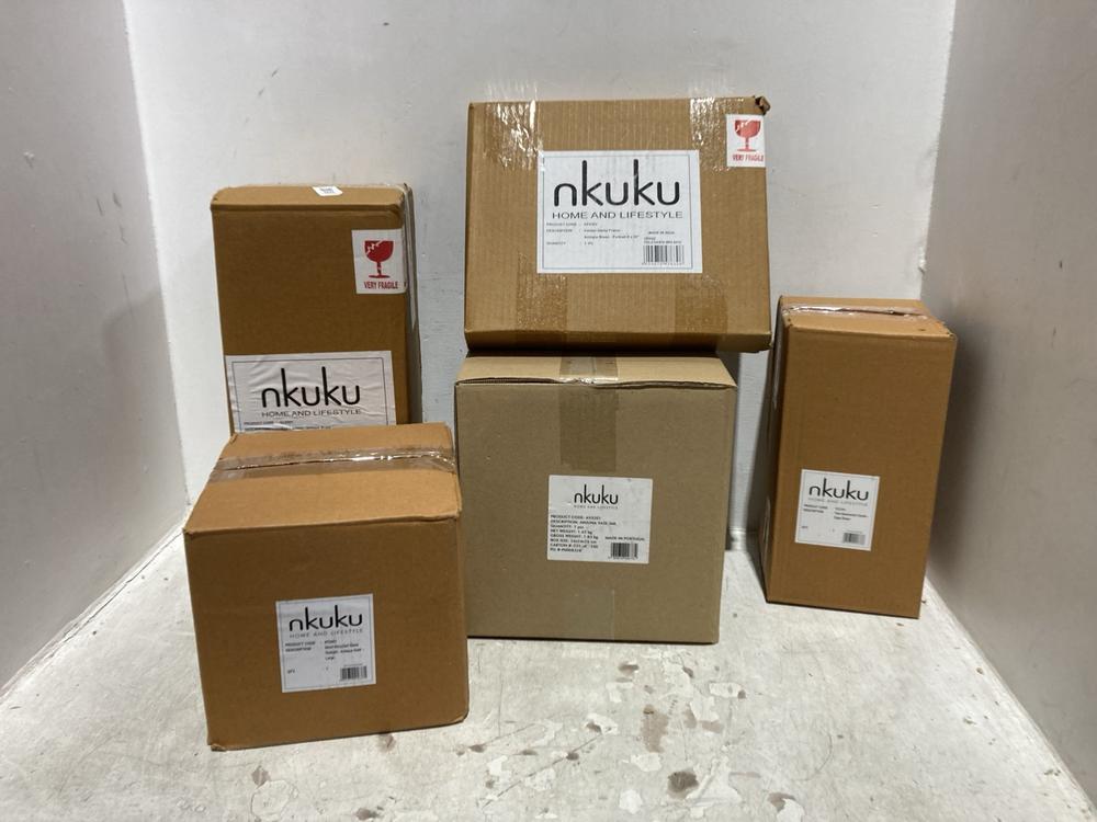 Lot 90  
            Chesterfield SR44 - Parcel Delivery Only 

                
5 X ASSORTED FURNITURE ITEMS TO INCLUDE YALA HAMMERED JUG - SAGE GREEN - ITEM NO....