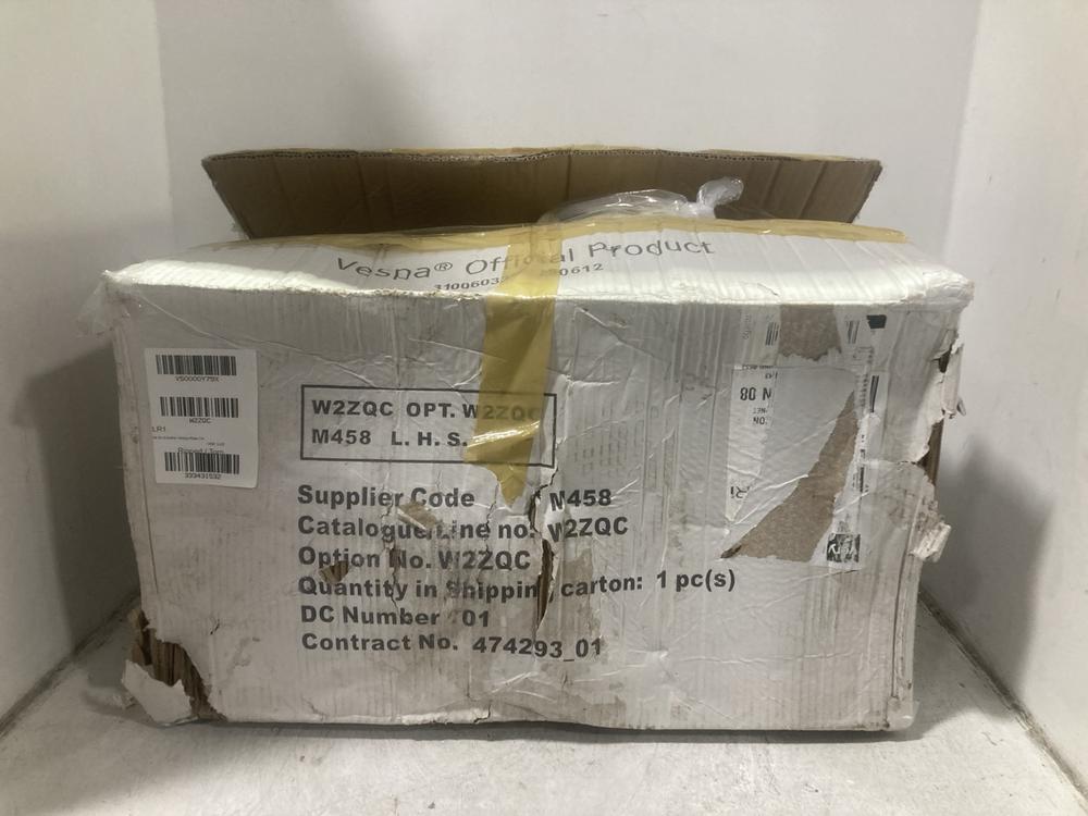 Lot 910  
            Chesterfield SR44 - Parcel Delivery Only 

                
VESPA PX 150 MODEL (LOCATION: D5)