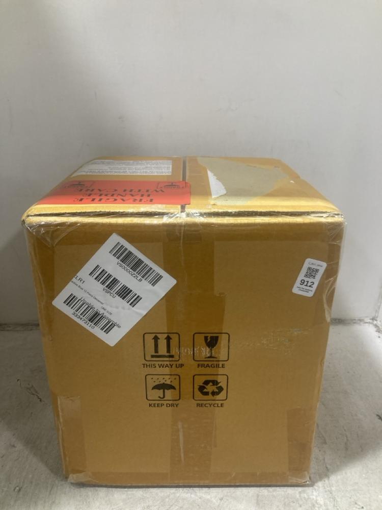 Lot 912  
            Chesterfield SR44 - Parcel Delivery Only 

                
ACTIVE BLUE 12 PIECE DINNER SET (LOCATION: D5)