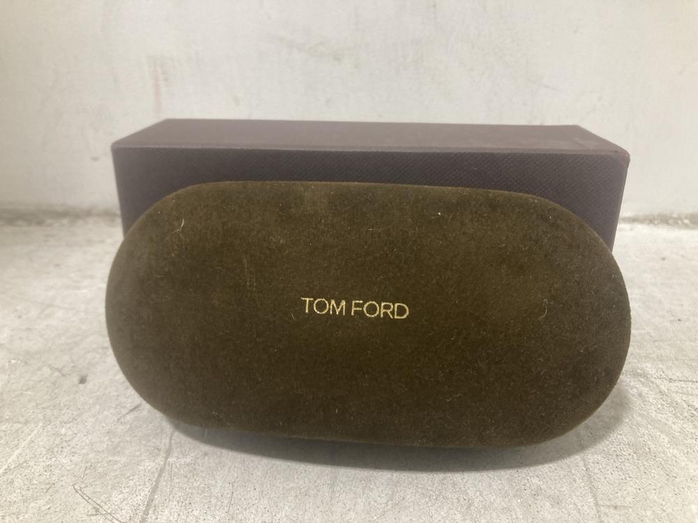 Lot 918  
            Chesterfield SR44 - Parcel Delivery Only 

                
TOM FORD ASTUCCIO RIGIDO B8 SUNGLASSES (LOCATION: D5)