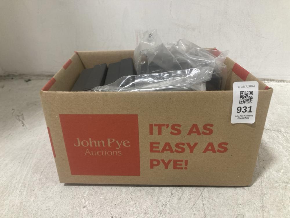 Lot 931  
            Chesterfield SR44 - Parcel Delivery Only 

                
BOX OF ASSORTED ITEMS TO INCLUDE THE LOVE SILVER COLLECTION EARRINGS (LOCATION: D5)