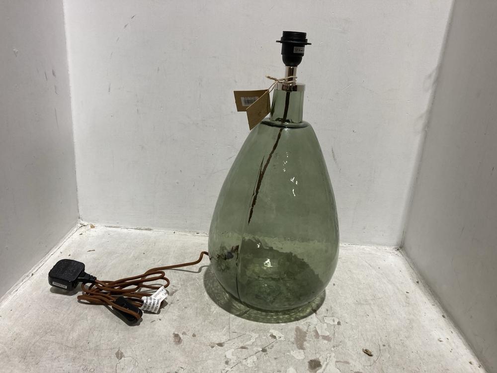 Lot 93  
            Chesterfield SR44 - Parcel Delivery Only 

                
NKUKU BABA RECYCLED GLASS LAMP - GREEN - LARGE TALL - ITEM NO. BL6001 - ORIGINAL ...