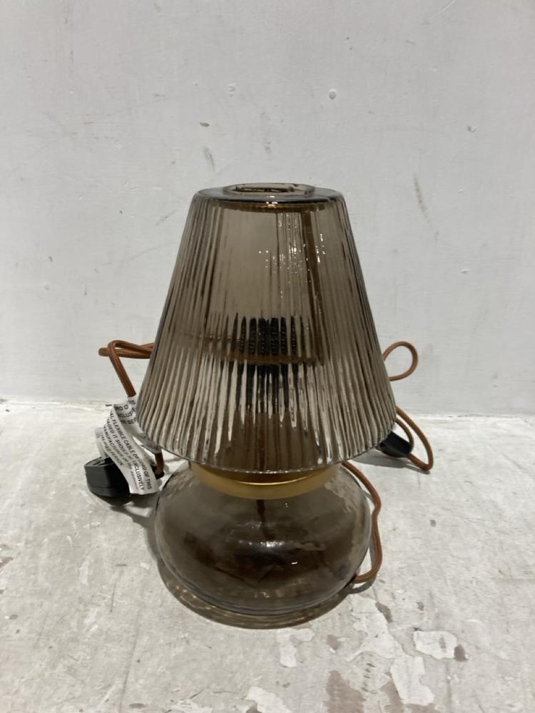 Lot 95  
            Chesterfield SR44 - Parcel Delivery Only 

                
NKUKU DIMALAI RECYCLED GLASS TABLE LAMP - BROWN SMOKE - ITEM NO. DI3801 - ORIGINA...