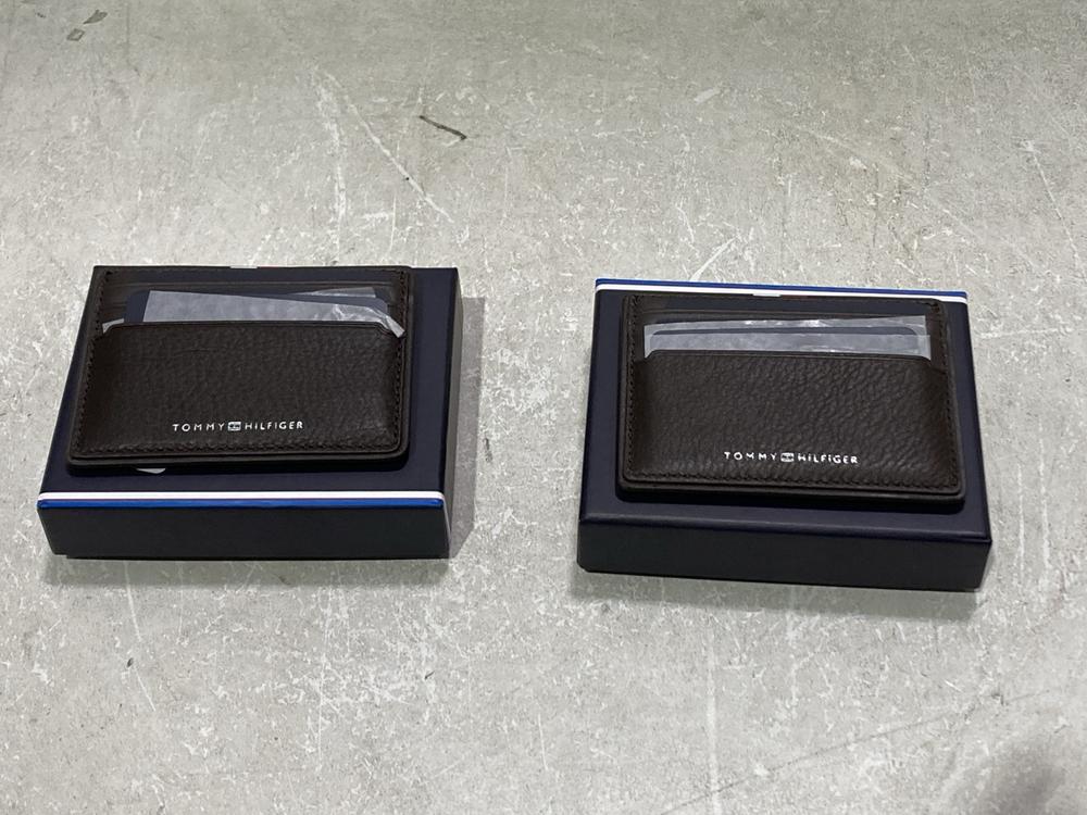 Lot 976  
            Chesterfield SR44 - Parcel Delivery Only 

                
2 X TOMMY HILFIGER ITEMS TO INCLUDE CARD WALLET (LOCATION: D6)