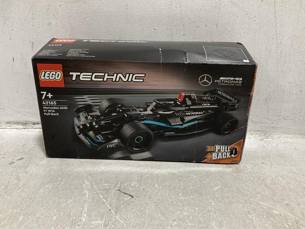 Lot 979  
            Chesterfield SR44 - Parcel Delivery Only 

                
2 X ASSORTED ITEMS TO INCLUDE LEGO SPEED FERRARI SET (LOCATION: D6)