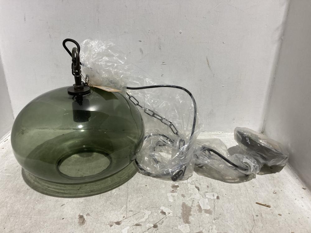 Lot 97  
            Chesterfield SR44 - Parcel Delivery Only 

                
NKUKU OTORO RECYCLED GLASS PENDANT - GREEN - SMALL ROUND - ITEM NO. OP2501 - ORIG...