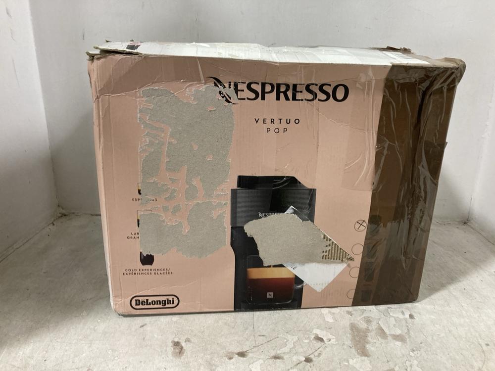 Lot 995  
            Chesterfield SR44 - Parcel Delivery Only 

                
DELONGHI POD COFFEE MACHINE (LOCATION: D7)