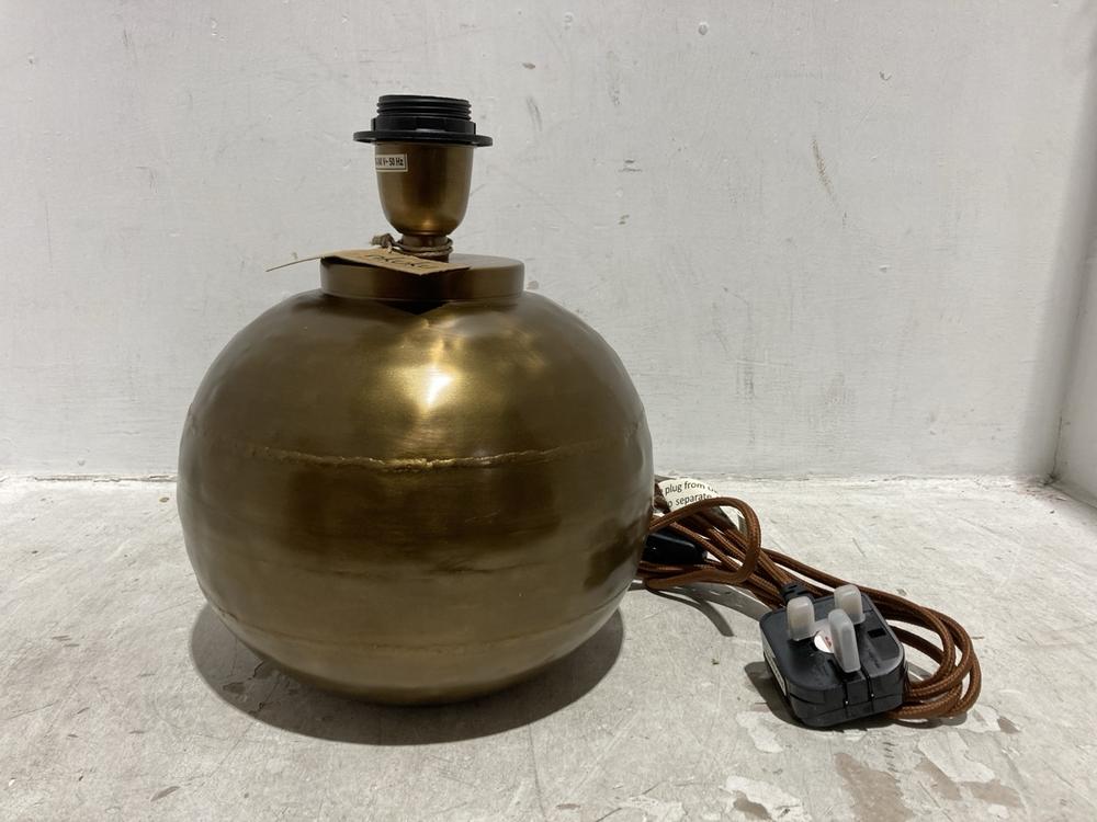 Lot 99  
            Chesterfield SR44 - Parcel Delivery Only 

                
NKUKU RASAN TABLE LAMP - ANTIQUE BRASS - ITEM NO. RL4901 - ORIGINAL RRP £135 (LOC...
