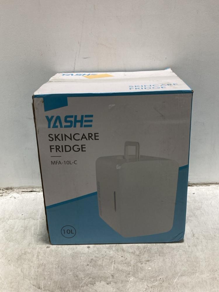 Lot 1008  
            Chesterfield SR47 - Parcel Delivery Only 

                
YASHE SKINCARE FRIDGE (LOCATION: D5)