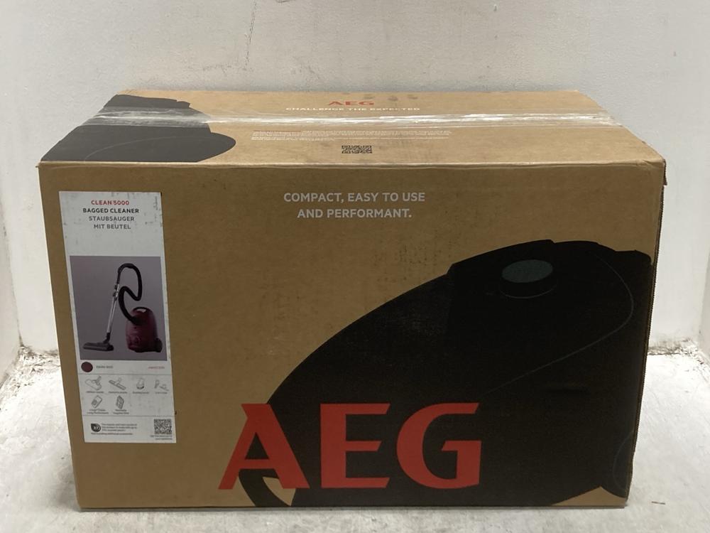 Lot 1009  
            Chesterfield SR47 - Parcel Delivery Only 

                
AEG CLEAN 5000 VACUUM CLEANER (LOCATION: D5)