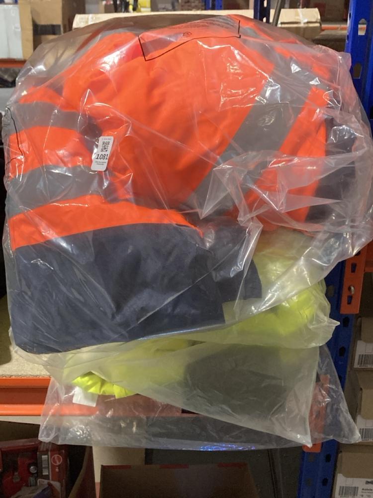 Lot 1081  
            Chesterfield SR47 - Parcel Delivery Only 

                
4 X ASSORTED SAFETY CLOTHING TO INCLUDE PORTWEST HI-VIS TRAFFIC JACKET IN YELLOW ...