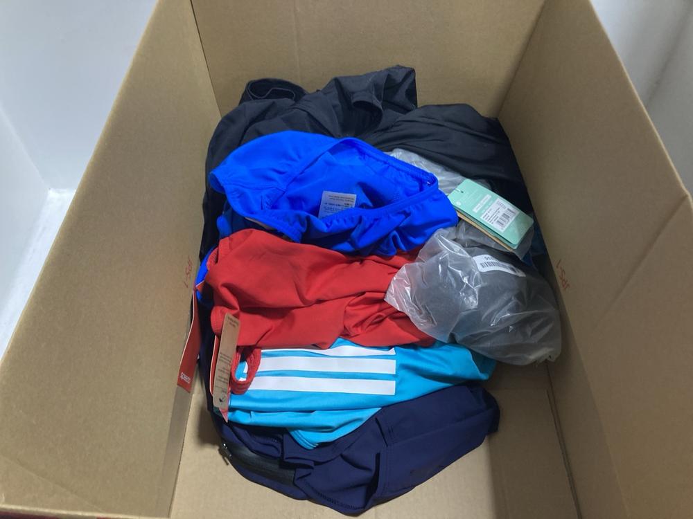 Lot 1082  
            Chesterfield SR47 - Parcel Delivery Only 

                
12 X ASSORTED ADULT SWIMWEAR TO INCLUDE SPEEDO ENDURANCE SWIMSUIT IN BLACK SIZE 2...