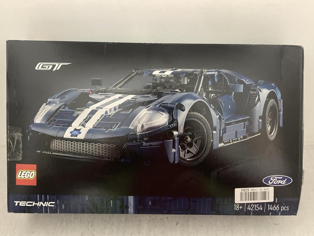 Lot 136  
            Chesterfield SR47 - Parcel Delivery Only 

                
LEGO 42154 2022 FORD GT SET ORIGINAL RRP £104 (LOCATION: A3)