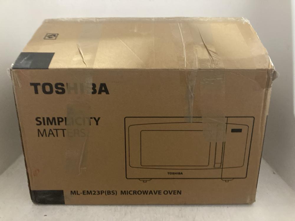 Lot 165  
            Chesterfield SR47 - Parcel Delivery Only 

                
TOSHIBA 23L 800W MICROWAVE OVEN - MODEL NO. ML-EM23P (LOCATION: A4)