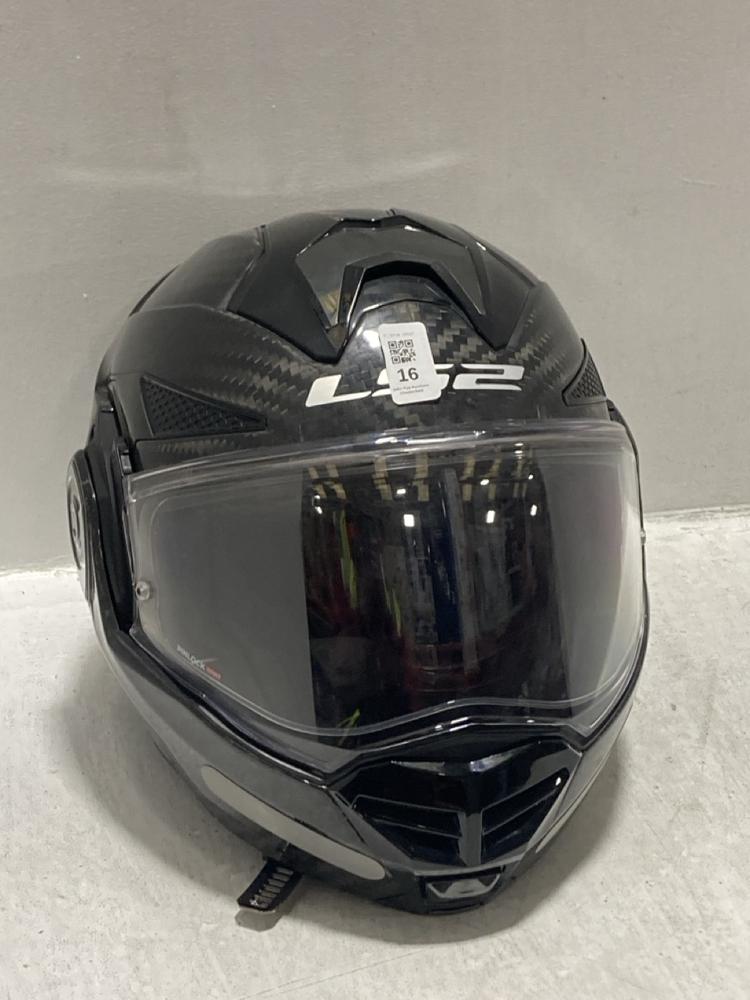 Lot 16  
            Chesterfield SR47 - Parcel Delivery Only 

                
LS2 ADVANT MOTORCYCLE HELMET IN BLACK SIZE L ORIGINAL RRP £299 (LOCATION: D7)