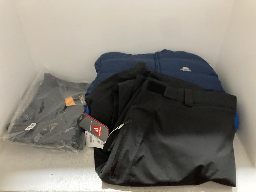 Lot 182  
            Chesterfield SR47 - Parcel Delivery Only 

                
3 X ASSORTED ADULTS BRANDED CLOTHING TO INCLUDE HELLY HANSEN LEGENDARY INSULATED ...