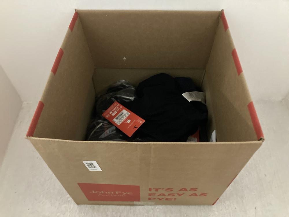 Lot 332  
            Chesterfield SR47 - Parcel Delivery Only 

                
9 X ASSORTED SPEEDOS TO INCLUDE ENDURANCE PLUS 7CM BRIEFS IN BLACK SIZE 85CM/34 (...