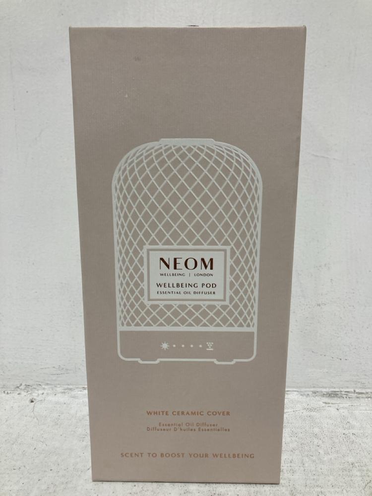 Lot 35  
            Chesterfield SR47 - Parcel Delivery Only 

                
NEOM WELLBEING POD ESSENTIAL OIL DIFFUSER WITH WHITE CERAMIC COVER ORIGINAL RRP £...