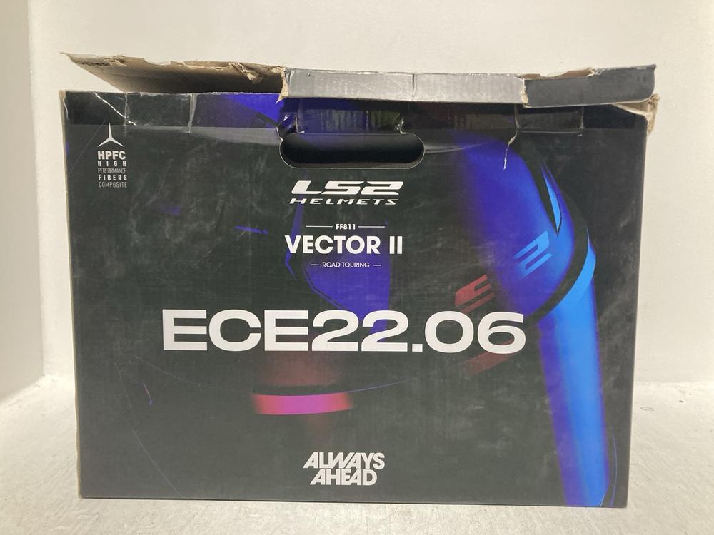 Lot 43  
            Chesterfield SR47 - Parcel Delivery Only 

                
LS2 FF811 VECTOR II MOTORCYCLE HELMET IN SIZE S ORIGINAL RRP £179 (LOCATION: D8)