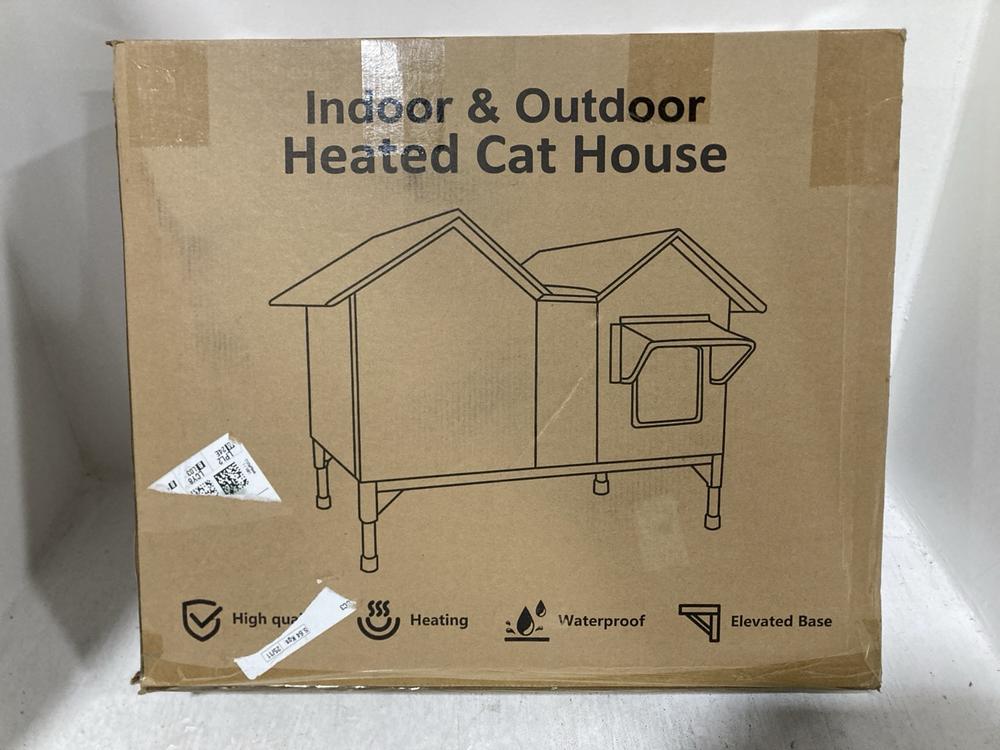 Lot 471  
            Chesterfield SR47 - Parcel Delivery Only 

                
INDOOR AND OUTDOOR HEATED CAT HOUSE (LOCATION: B6)