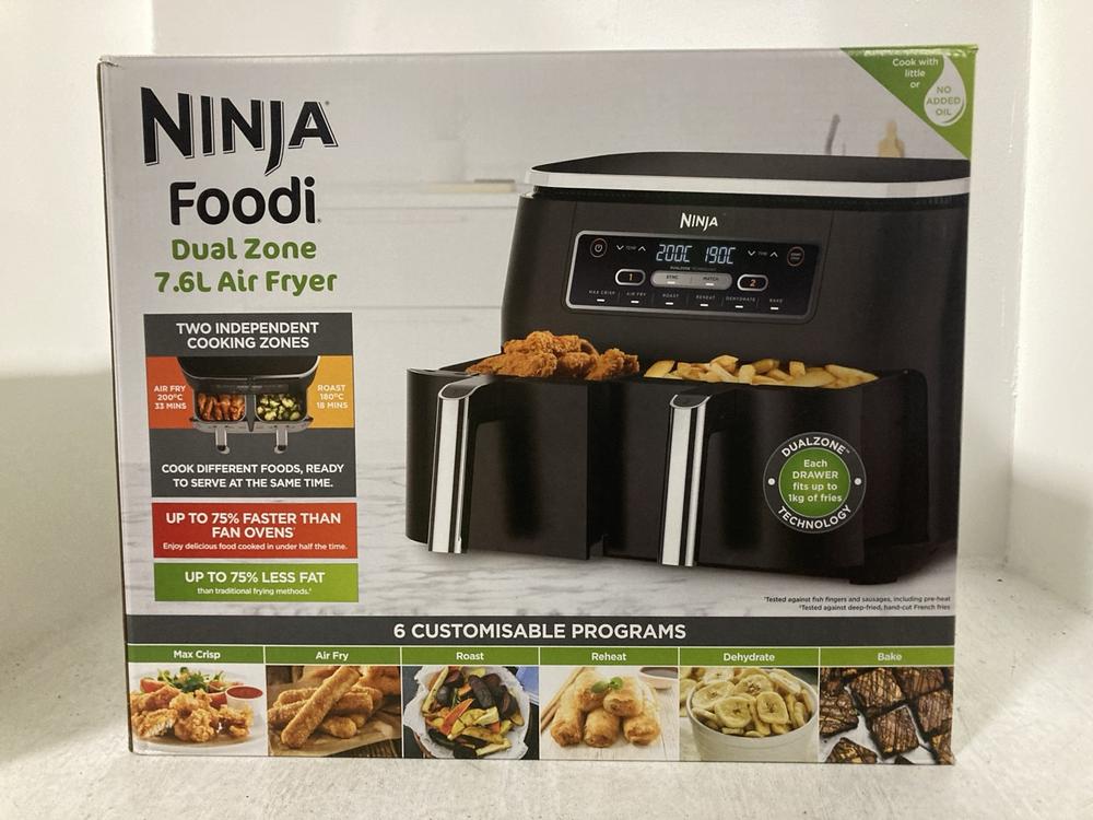Lot 49  
            Chesterfield SR47 - Parcel Delivery Only 

                
NINJA FOODI DUAL ZONE 7.6L AIR FRYER ORIGINAL RRP £199. (LOCATION: D8)