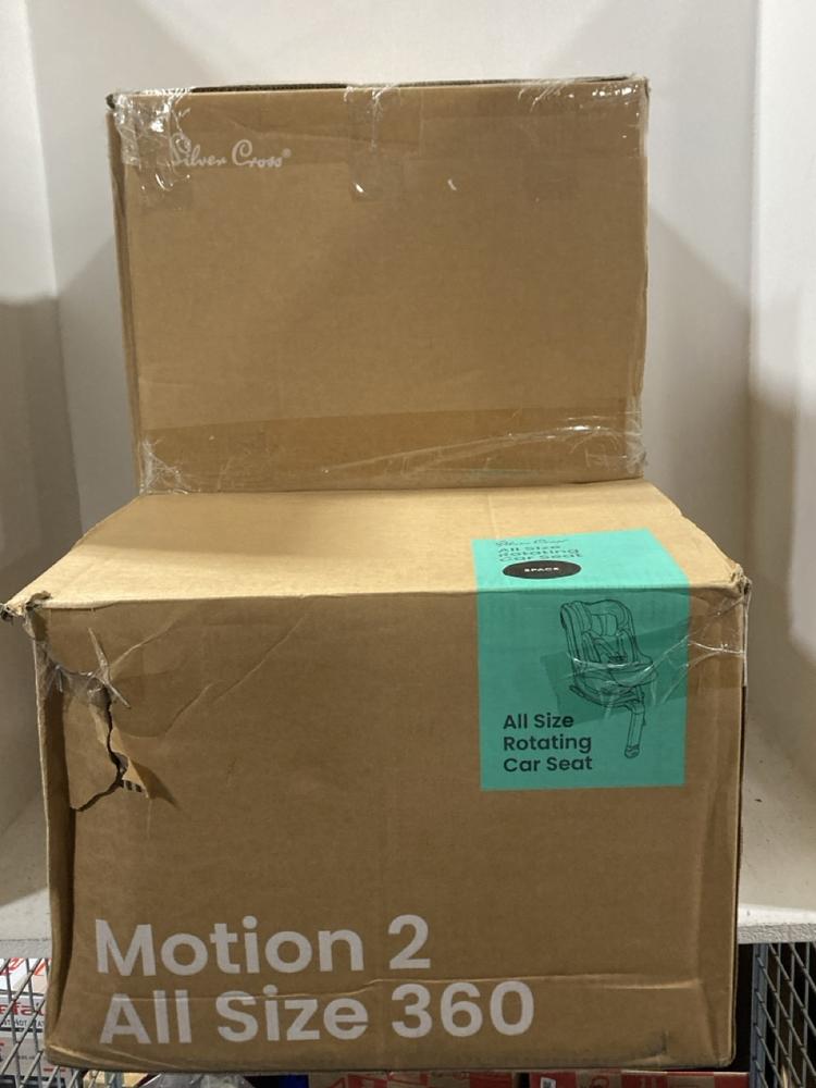 Lot 65  
            Chesterfield SR47 - Parcel Delivery Only 

                
SILVER CROSS MOTION 2 ALL SIZE 360 CAR SEAT ORIGINAL RRP £299. (LOCATION: D9)