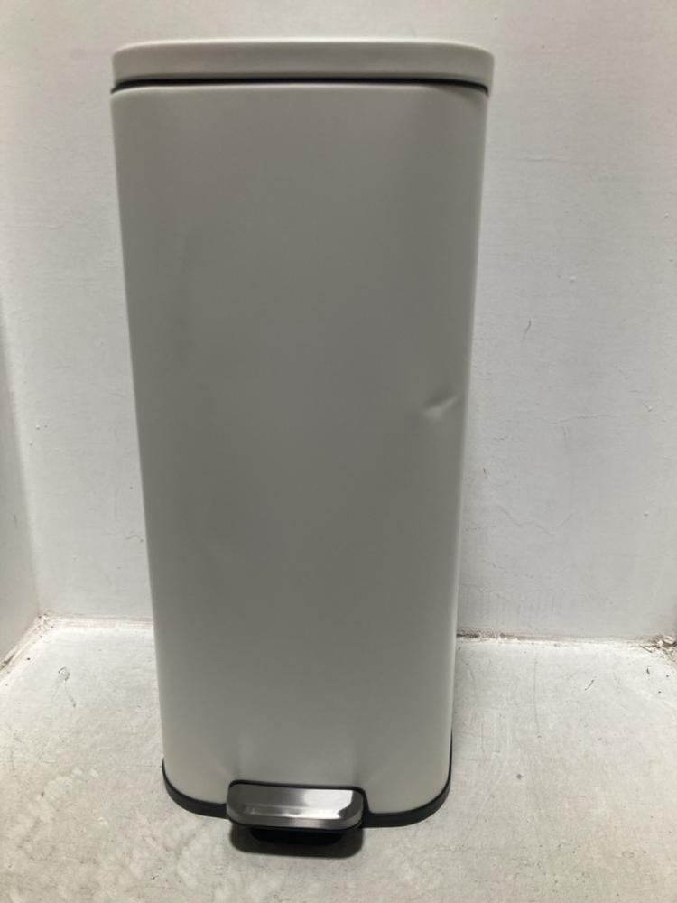 Lot 714  
            Chesterfield SR47 - Parcel Delivery Only 

                
JOHN LEWIS ANYDAY 30L PEDAL BIN - 82271803 (LOCATION: C5)