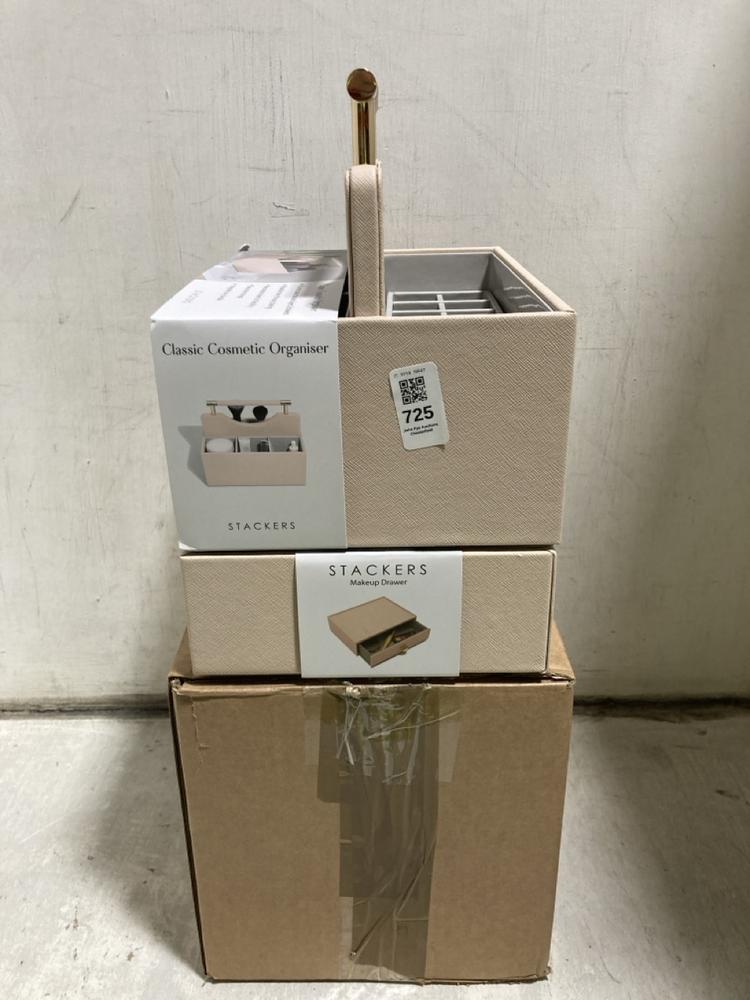Lot 725  
            Chesterfield SR47 - Parcel Delivery Only 

                
3 X ASSORTED MAKEUP/JEWELLERY ORGANISERS TO INCLUDE STACKERS CLASSIC COSMETIC ORG...