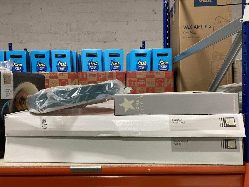 Lot 747  
            Chesterfield SR47 - Parcel Delivery Only 

                
4 X ASSORTED CLOCKS TO INCLUDE JONES CLOCKS JAM WALL CLOCK IN GREY - 73411202 (LO...