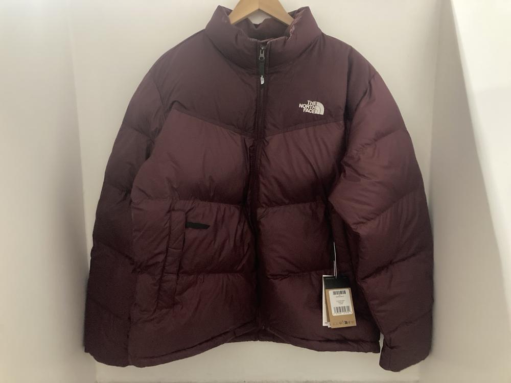 Lot 74  
            Chesterfield SR47 - Parcel Delivery Only 

                
THE NORTH FACE M SAIKURU JACKET IN ALPINE PLUM - SIZE X LARGE - ORIGINAL RRP £136...