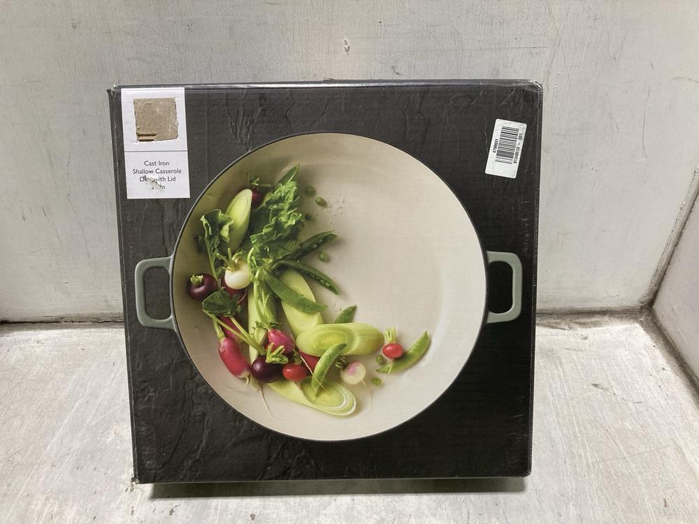Lot 760  
            Chesterfield SR47 - Parcel Delivery Only 

                
JOHN LEWIS 31CM CAST IRON SHALLOW CASSEROLE DISH WITH LID - 81348519 (LOCATION: C7)