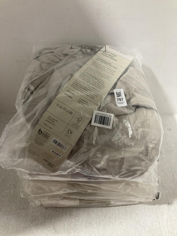 Lot 797  
            Chesterfield SR47 - Parcel Delivery Only 

                
6 X ASSORTED JOHN LEWIS BEDDING ITEMS TO INCLUDE EGYPTIAN COTTON DEEP FITTED KING...