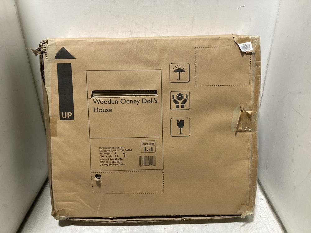 Lot 814  
            Chesterfield SR47 - Parcel Delivery Only 

                
JOHN LEWIS WOODEN ODNEY DOLLS HOUSE - 75620804 (LOCATION: C10)
