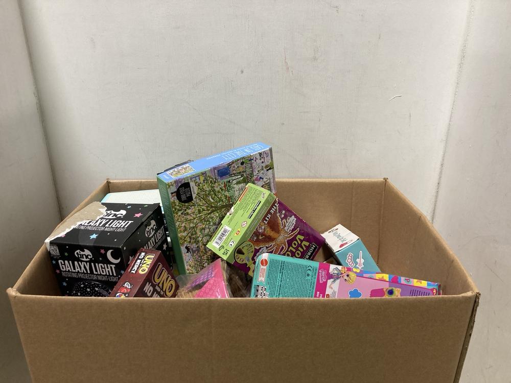 Lot 816  
            Chesterfield SR47 - Parcel Delivery Only 

                
BOX OF ASSORTED CHILDRENS ITEMS TO INCLUDE UNO SHOW EM NO MERCY CARD GAME - 75112...