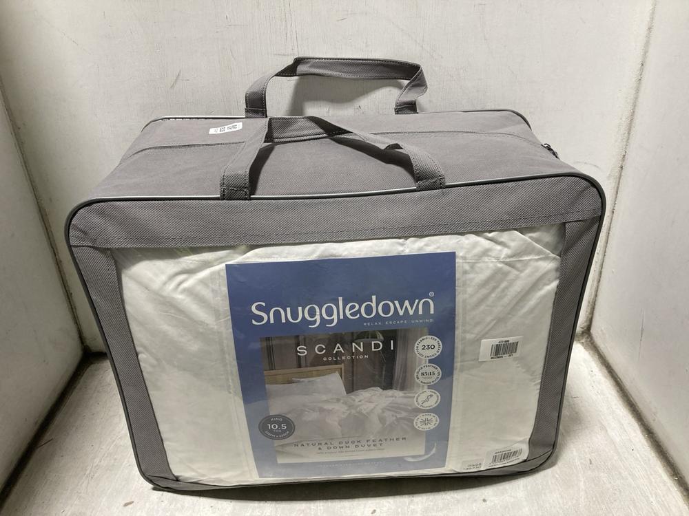 Lot 818  
            Chesterfield SR47 - Parcel Delivery Only 

                
SNUGGLEDOWN SCANDI COLLECTION KING 10.5 TOG DUCK FEATHER AND DOWN DUVET - 6022800...