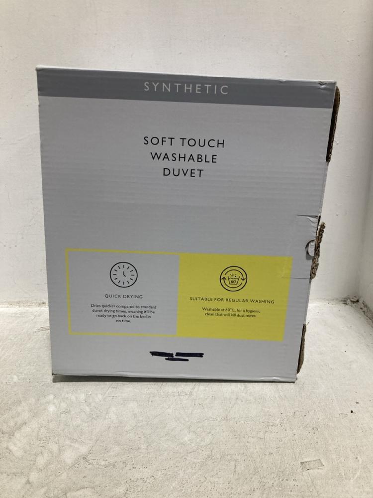 Lot 826  
            Chesterfield SR47 - Parcel Delivery Only 

                
JOHN LEWIS SOFT TOUCH WASHABLE DOUBLE 10.5 TOG DUVET - 60262013 (LOCATION: C11)