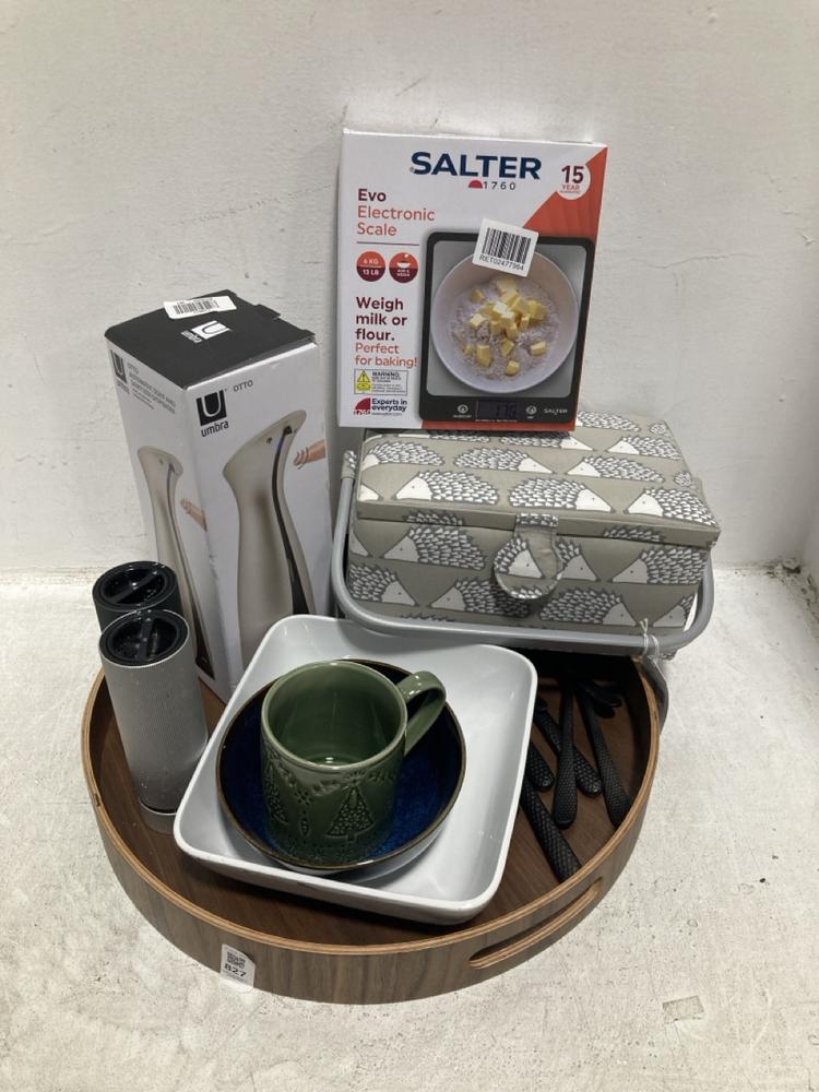 Lot 827  
            Chesterfield SR47 - Parcel Delivery Only 

                
LOT OF ASSORTED ITEMS TO INCLUDE UMBRA OTTO AUTOMATIC SOAP AND SANITIZER DISPENSE...