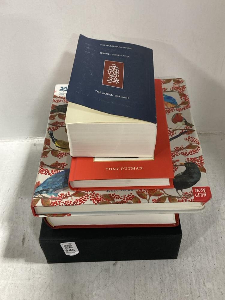 Lot 945  
            Chesterfield SR47 - Parcel Delivery Only 

                
5 X ASSORTED BOOKS TO INCLUDE COLLINS ENGLISH DICTIONARY 14TH EDITION (LOCATION: D3)