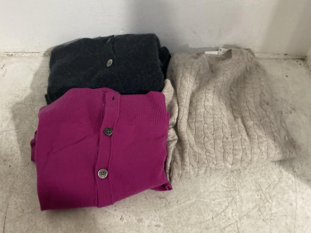 Lot 100  
            Chesterfield SR46 - Parcel Delivery Only 

                
3 X ASSORTED ADULTS CLOTHING TO INCLUDE CASHMERE CREW CARDIGAN IN HOT PINK - UK S...