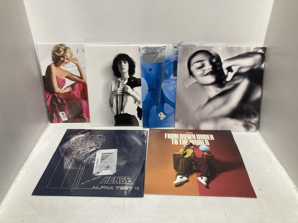 Lot 118  
            Chesterfield SR46 - Parcel Delivery Only 

                
6 X ASSORTED VINYLS TO INCLUDE FAITH HILL JOY TO THE WORLD VINYL (LOCATION: F1)