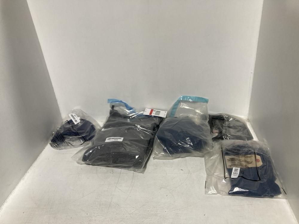 Lot 121  
            Chesterfield SR46 - Parcel Delivery Only 

                
5 X ASSORTED KIDS BRANDED CLOTHING TO INCLUDE LEVIS 510 SKINNY JEANS IN BLUE - UK...