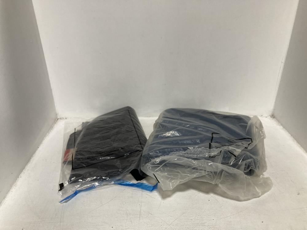 Lot 126  
            Chesterfield SR46 - Parcel Delivery Only 

                
LEVIS STRAIGHT LEG JEANS IN BLUE - UK SIZE 38 X 32 TO INCLUDE LEVIS 318 SHAPING W...