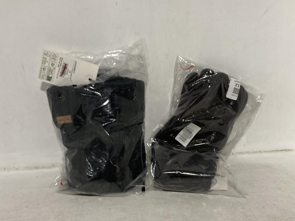 Lot 12  
            Chesterfield SR46 - Parcel Delivery Only 

                
BARBOUR SALTBURN FAUX FUR POM POM BEANIE IN BLACK - ONESIZE TO INCLUDE BARBOUR MA...